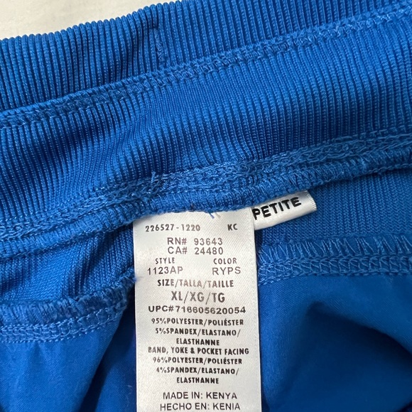 Cherokee petite scrubs. Infinity collection. - Picture 7 of 7